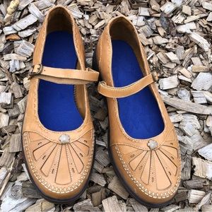 Dr Comfort Paradise Mary Jane Shoes. AFO Accommodation